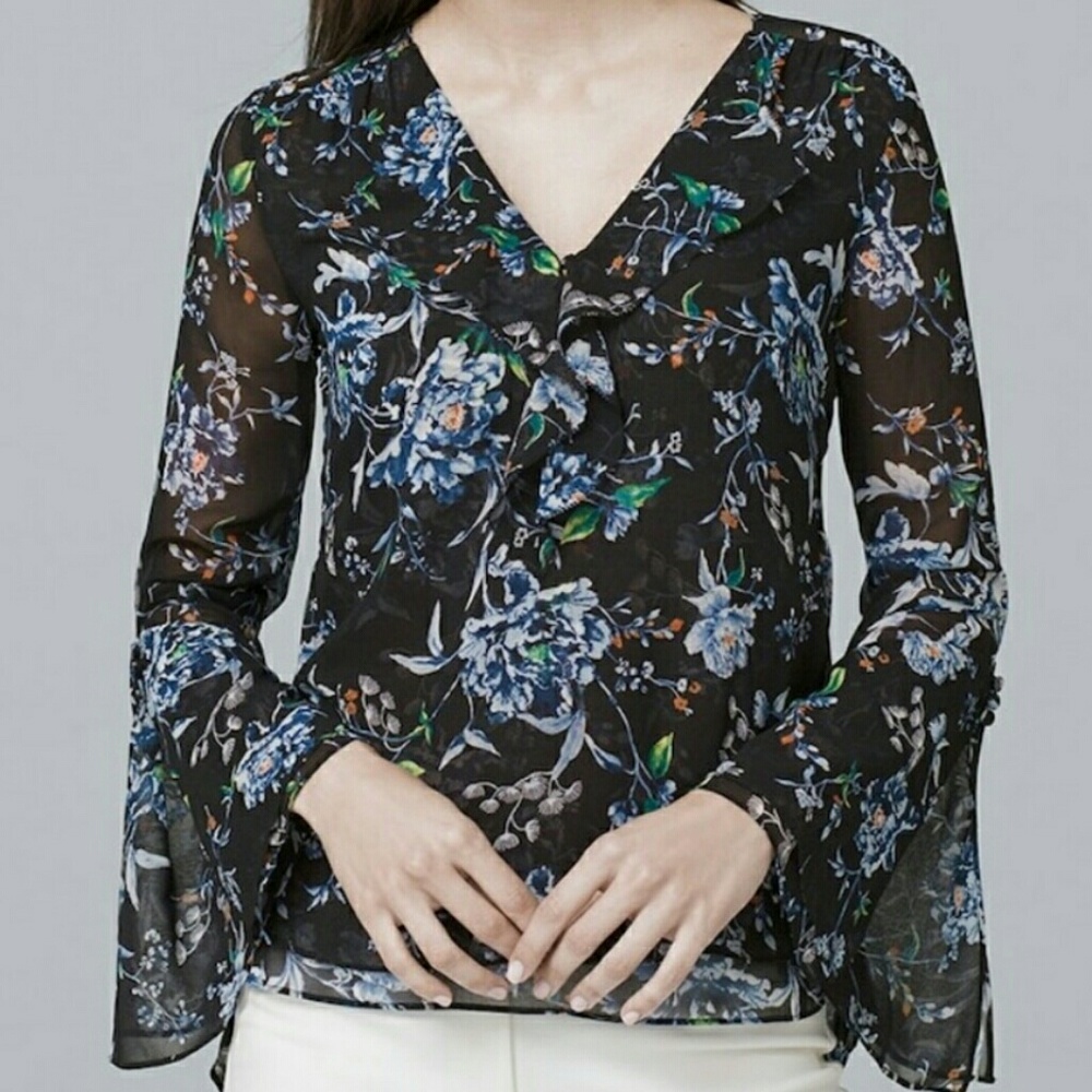 White House Black Market  woman's long sleeve top